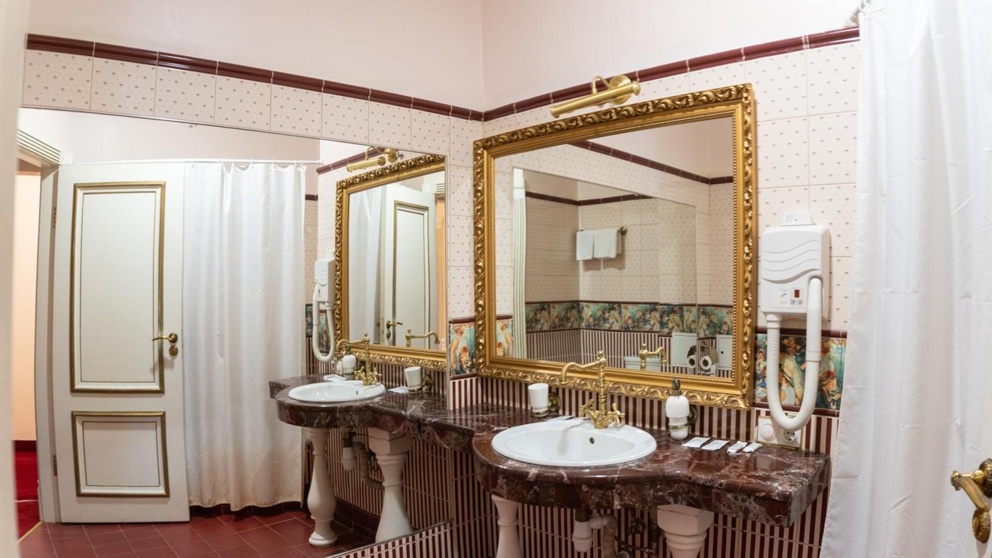 Royal City Hotel Kijev Kültér fotó