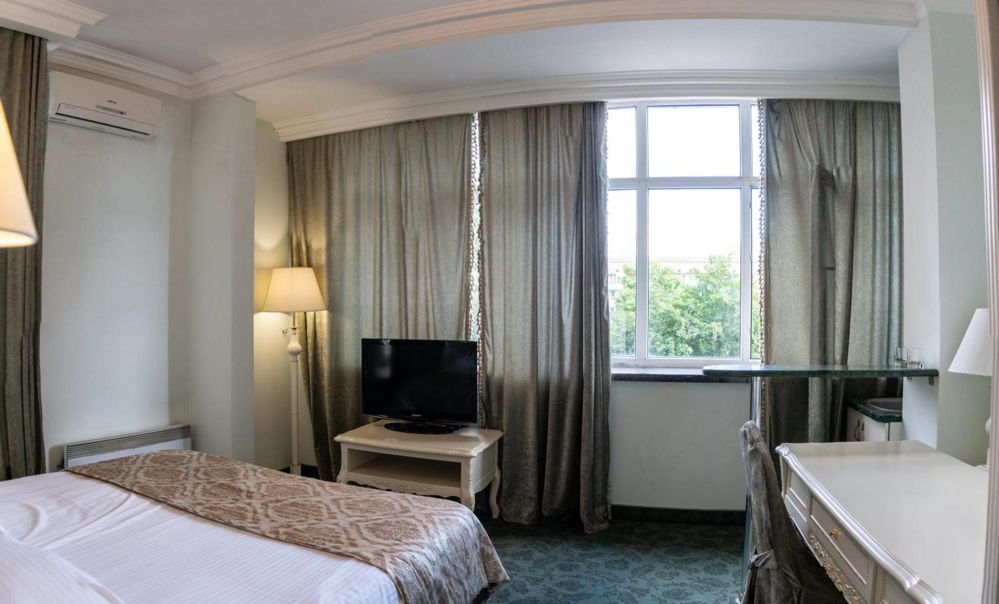 Royal City Hotel Kijev Kültér fotó