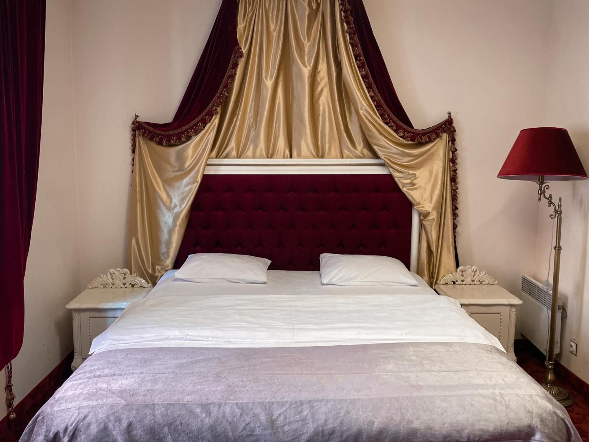 Royal City Hotel Kijev Szoba fotó