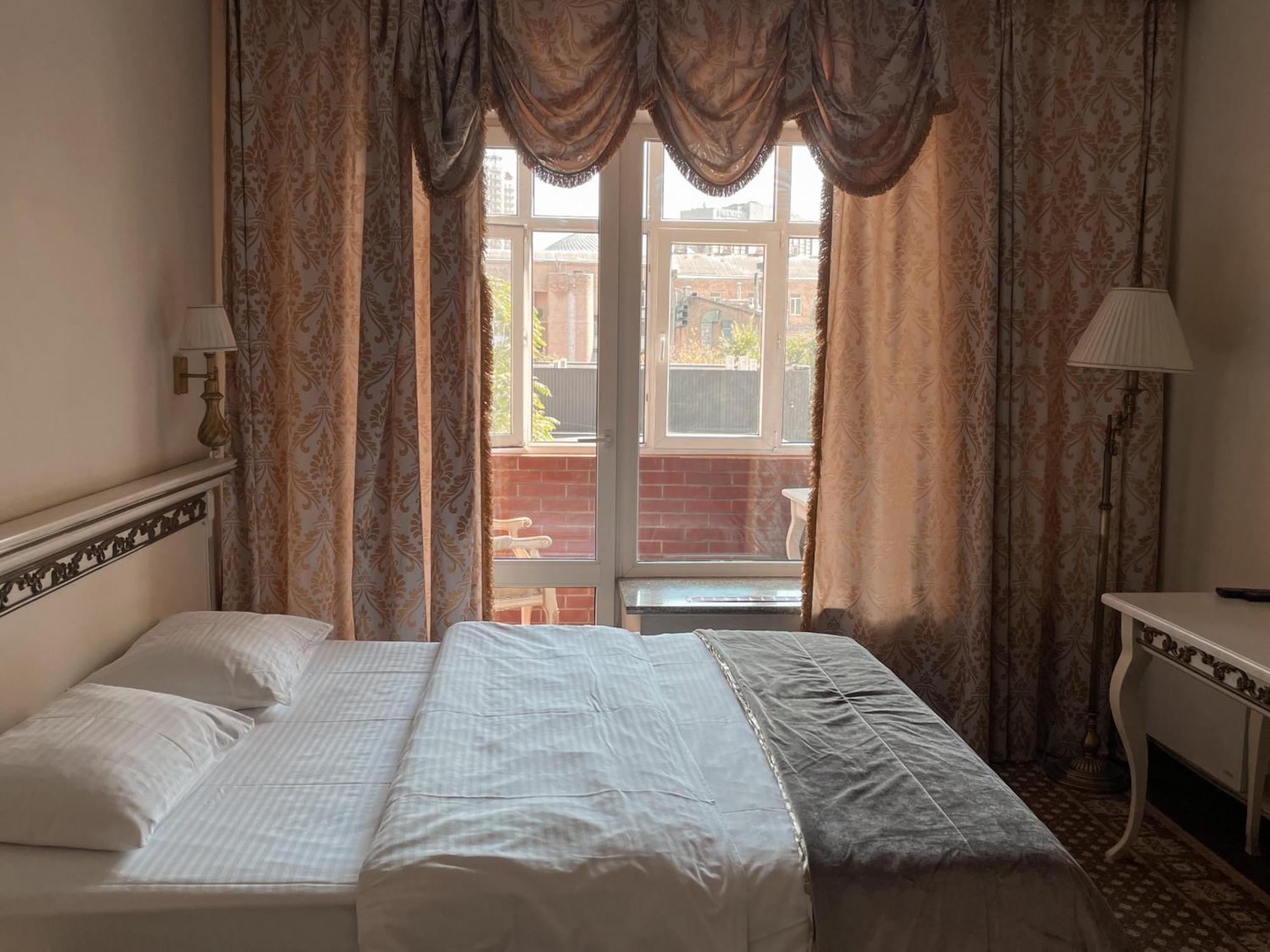 Royal City Hotel Kijev Szoba fotó
