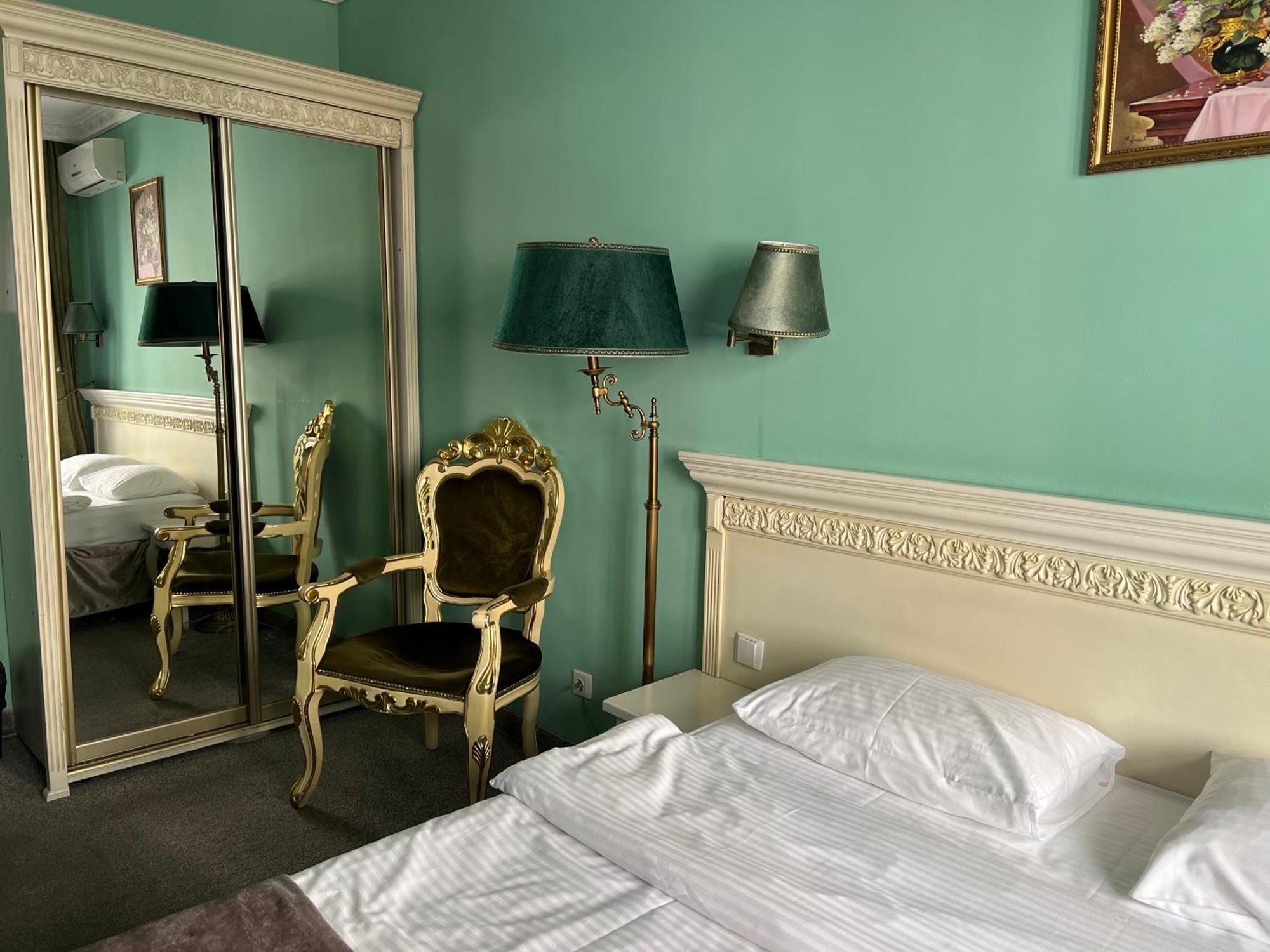 Royal City Hotel Kijev Szoba fotó